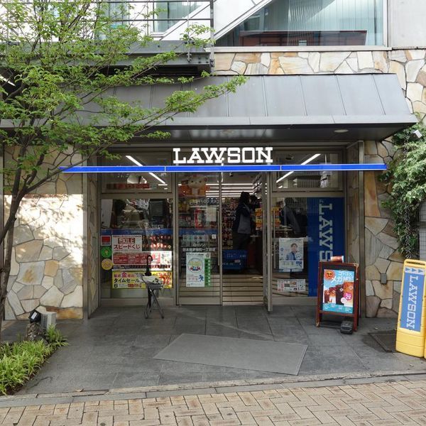 近くのローソン 日本橋茅場町一丁目店まで150m（徒歩2分）