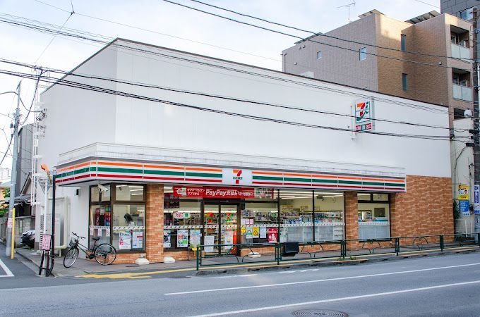 近くのセブンイレブン 文京千石1丁目店まで241m（徒歩4分）