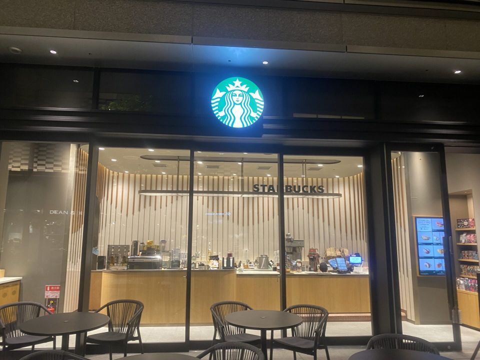 近くのスターバックスコーヒー 日本橋高島屋S.C.店まで122m（徒歩2分）