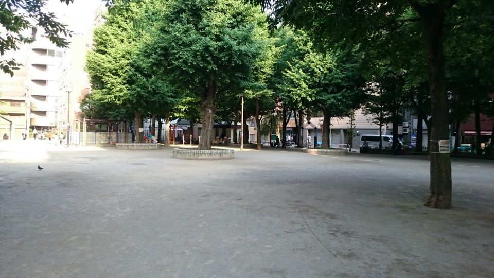 近くの西町公園まで177m（徒歩3分）