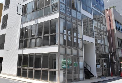 近くの久松町まつうらクリニックまで129m（徒歩2分）