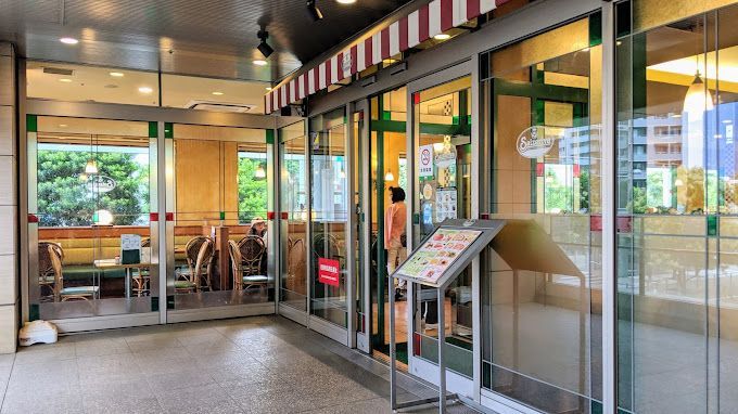 近くのサイゼリヤ 白金高輪店まで461m（徒歩6分）