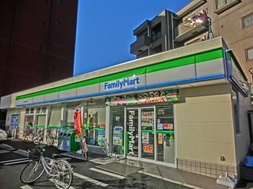 近くのコンビニまで37m（徒歩1分）