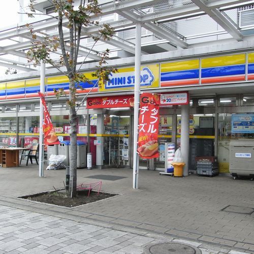 近くのミニストップ 潮見駅前店まで81m（徒歩2分）