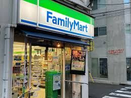 近くのファミリーマート 冨士屋子安通店まで73m(徒歩1分)