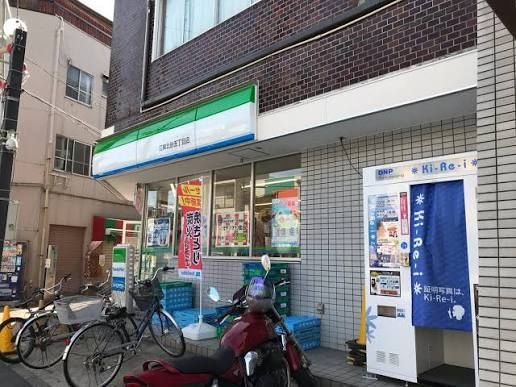 近くのファミリーマート 江東北砂五丁目店まで103m(徒歩2分)