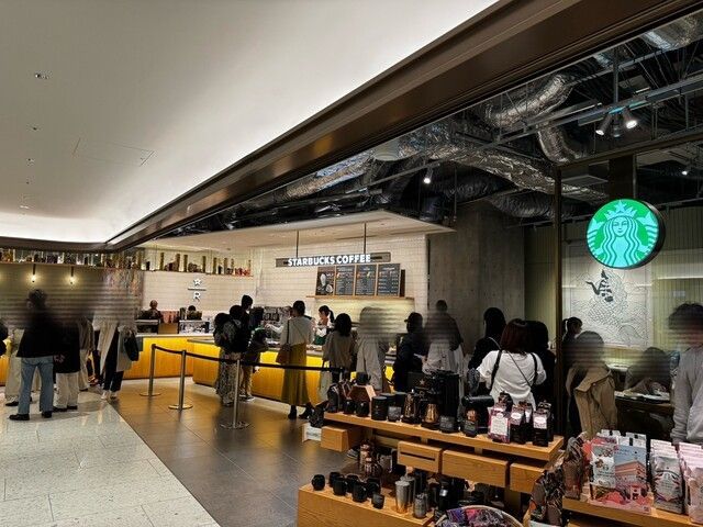 近くのスターバックス コーヒー 麻布台ヒルズ店まで247m（徒歩4分）