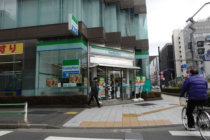 近くのファミリーマート 台東鳥越店まで93m（徒歩2分）