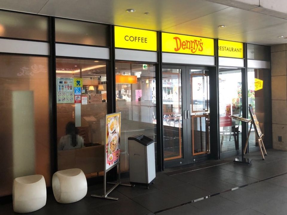 近くのデニーズ秋葉原中央口店まで143m（徒歩2分）