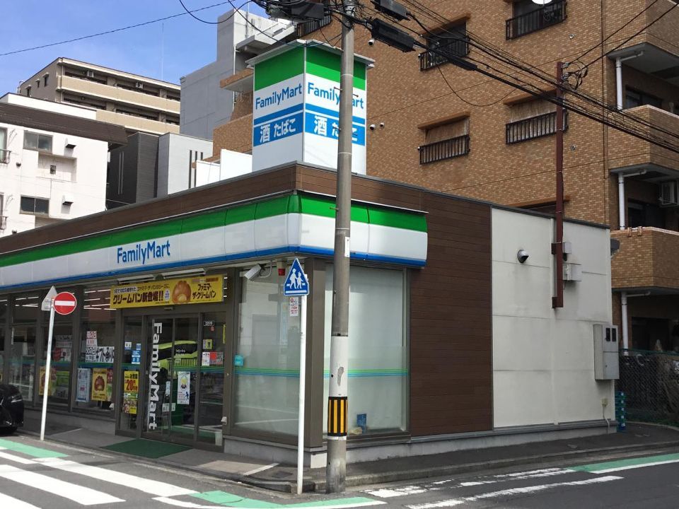 近くのファミリーマート 横浜新川町店まで103m(徒歩2分)