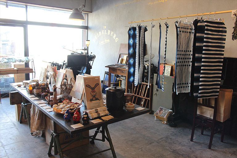 近くの松本雑貨店まで957m（徒歩12分）