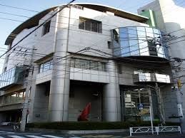 近くの緑出張所まで582m（徒歩8分）
