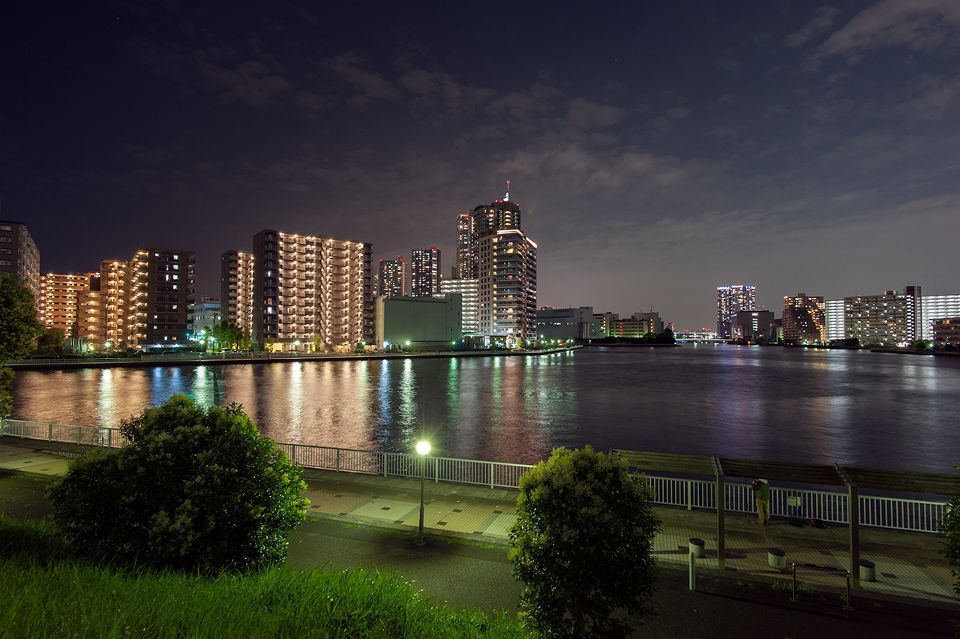 近くの潮見運動公園まで382m（徒歩5分）