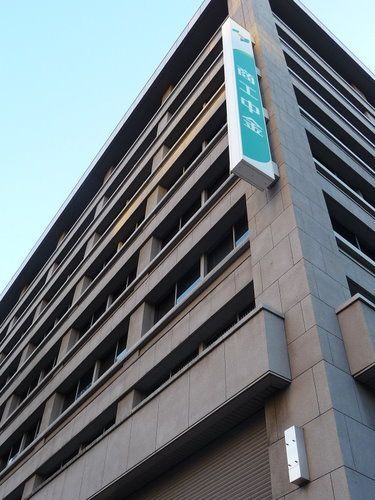 近くの銀行まで239m（徒歩3分）