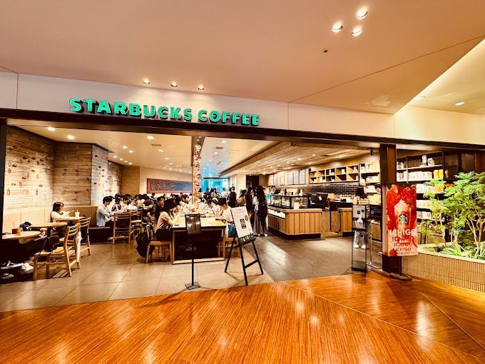 近くのスターバックスコーヒー 東京スカイツリー・ソラマチ東6階店まで654m（徒歩9分）