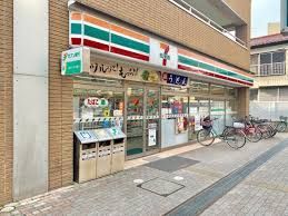 近くのセブンイレブン 草加住吉店まで210m（徒歩3分）