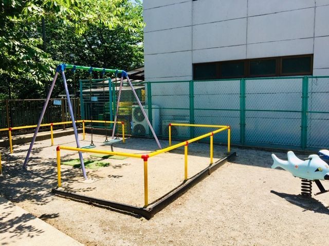 近くの菊川橋児童遊園まで173m（徒歩3分）