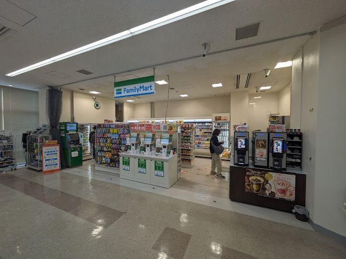 近くのファミリーマート 東海大学品川キャンパス/S店まで212m（徒歩3分）