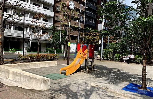 近くの南浜町児童遊園まで185m(徒歩3分)