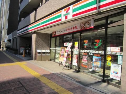 近くのセブンイレブン 文京小石川4丁目店まで209m（徒歩3分）