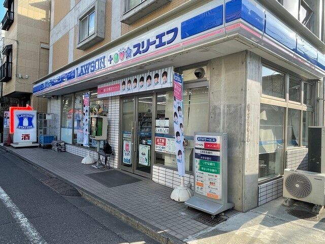 近くのローソン・スリーエフ 台東谷中三丁目店まで432m（徒歩6分）
