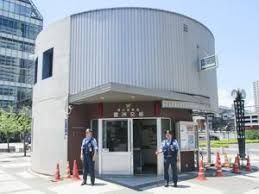 近くの深川警察署豊洲交番まで590m（徒歩8分）