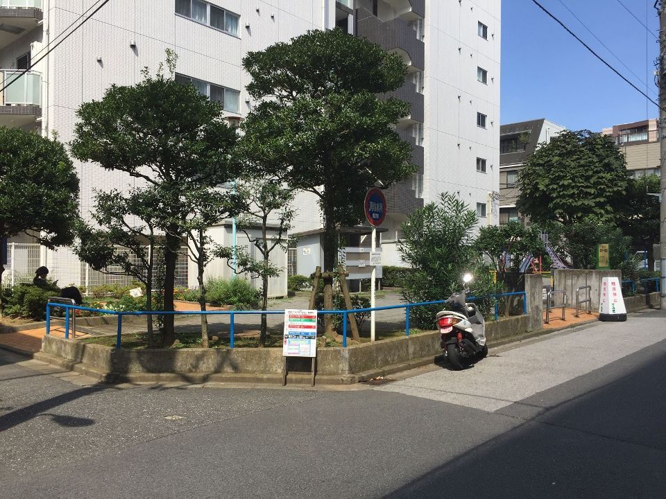 近くの亀沢第一児童遊園まで66m（徒歩1分）