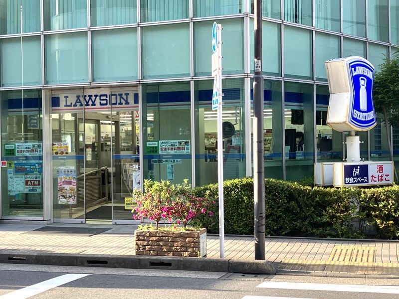 近くのローソン 内神田二丁目店まで6m（徒歩1分）