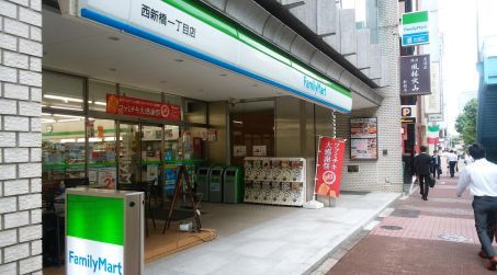 近くのコンビニまで102m（徒歩2分）