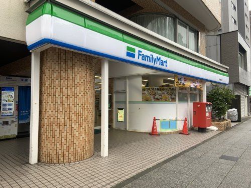 近くのファミリーマート 阪東橋東口店まで129m(徒歩2分)