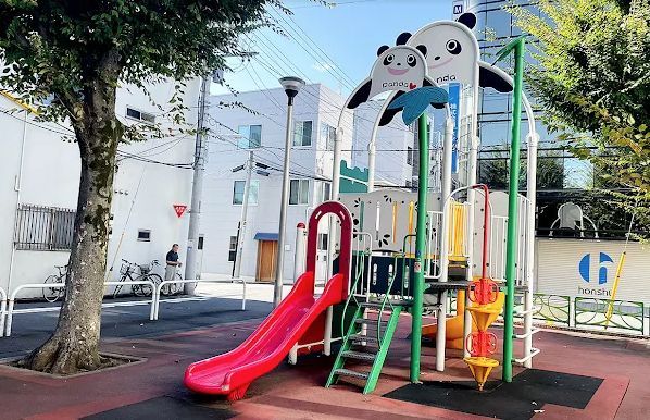 近くの三ノ輪児童遊園まで68m（徒歩1分）
