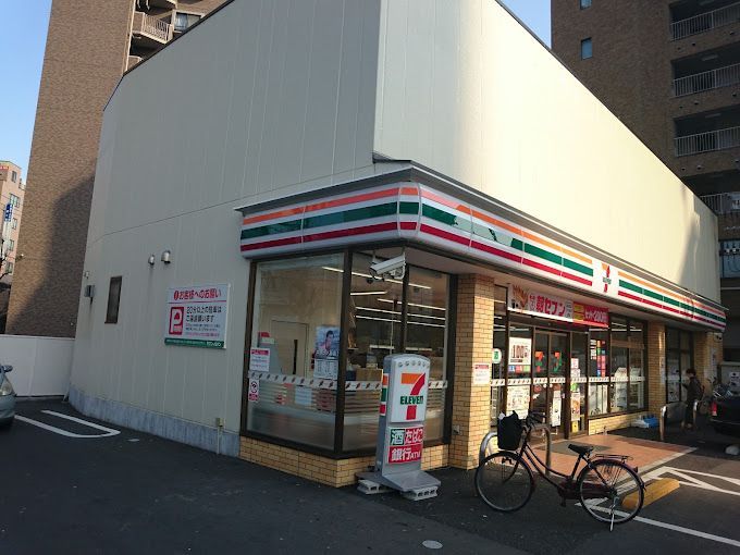 近くのセブンイレブン 墨田東向島3丁目店まで215m（徒歩3分）