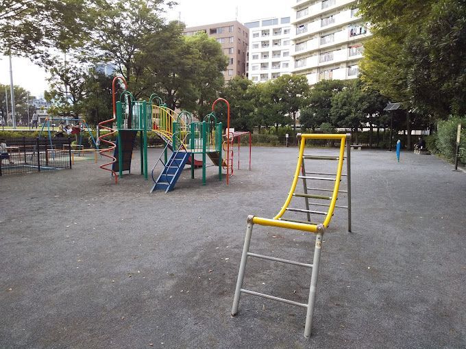 近くの豊海児童公園まで91m（徒歩2分）
