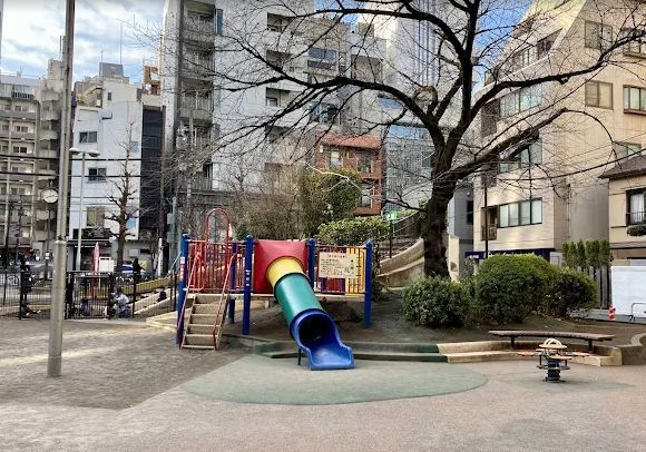 近くの網代公園まで233m(徒歩3分)