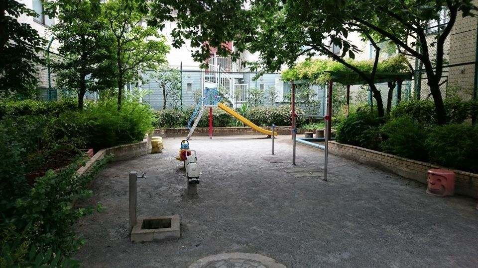 近くの中根岸児童遊園まで173m（徒歩3分）