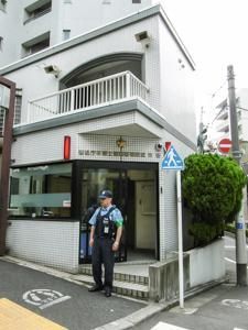 近くの本富士警察署壱岐坂交番まで274m（徒歩4分）