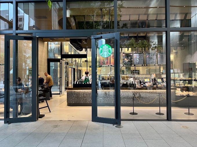近くのスターバックスコーヒー 虎ノ門ヒルズ ビジネスタワー店まで105m（徒歩2分）