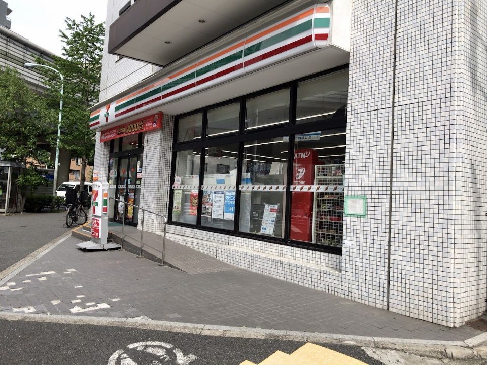 近くのセブンイレブン 港区南青山7丁目店まで113m(徒歩2分)
