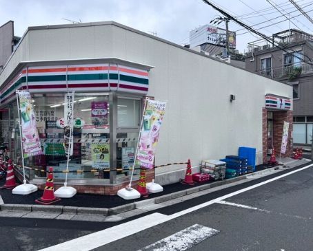 近くのセブンイレブン 八幡山駅南口店まで53m（徒歩1分）