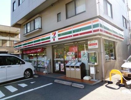 近くのセブンイレブン 世田谷北烏山9丁目店まで292m（徒歩4分）