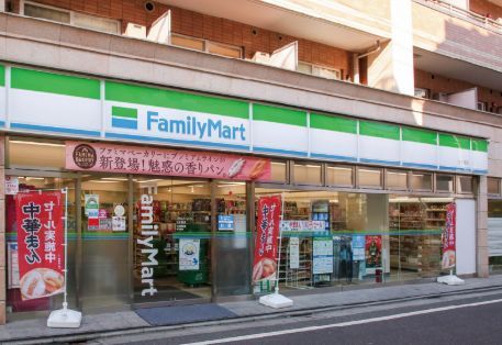 近くのファミリーマート 太子堂店まで179m（徒歩3分）