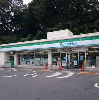 近くのファミリーマート 用賀の杜店まで202m（徒歩3分）