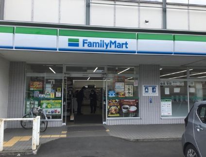 近くのファミリーマート 世田谷瀬田四丁目店まで267m(徒歩4分)