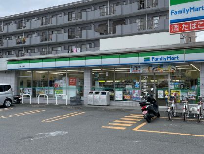 近くのファミリーマート 川崎下作延店まで266m（徒歩4分）