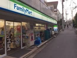 近くのファミリーマート 笹塚三丁目北店まで148m(徒歩2分)