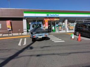 近くのファミリーマート 川崎宮前南平台店まで223m（徒歩3分）