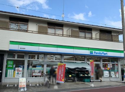 近くのファミリーマート 宮の坂店まで216m(徒歩3分)