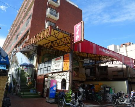 近くのVenga Vengaダイヤ店まで30m（徒歩1分）