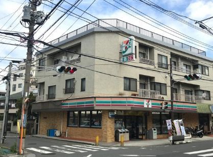 近くのセブンイレブン 川崎神地店まで300m（徒歩4分）