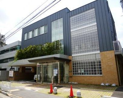 近くの用賀出張所まで1,586m（徒歩20分）